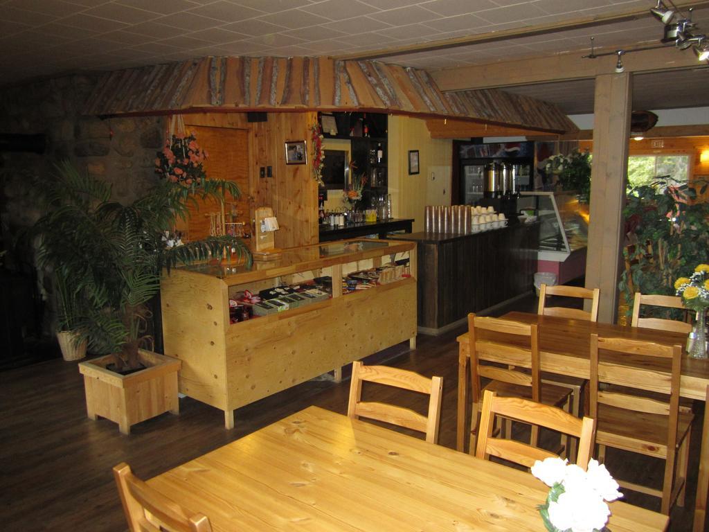 Spirit Lake Lodge Whitehorse Bagian luar foto