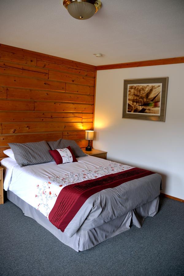 Spirit Lake Lodge Whitehorse Bagian luar foto