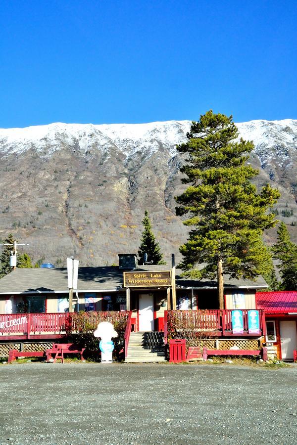 Spirit Lake Lodge Whitehorse Bagian luar foto
