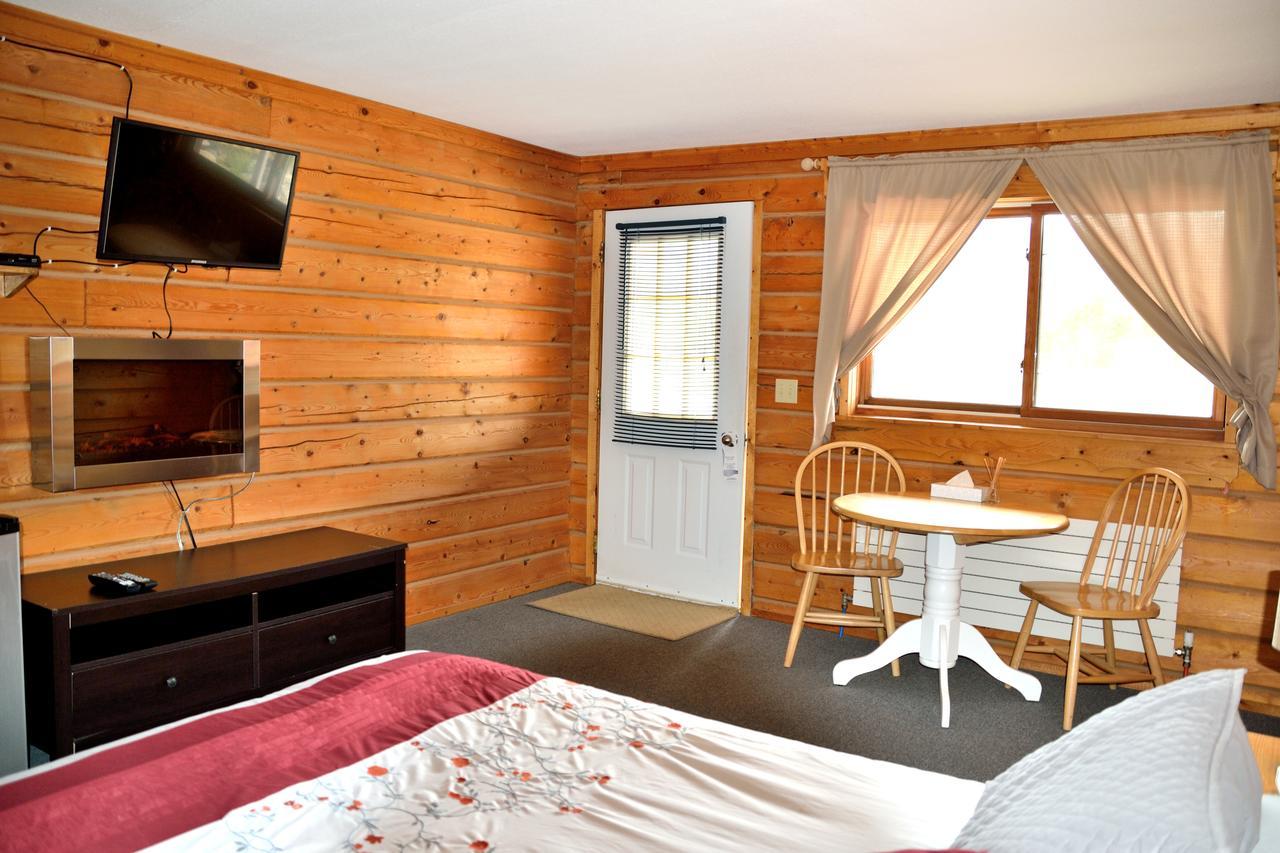 Spirit Lake Lodge Whitehorse Bagian luar foto